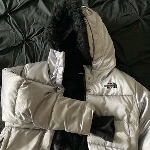 KIDS NORTH FACE PARKA size 14/16- silver, thumb holes, detachable fur hood